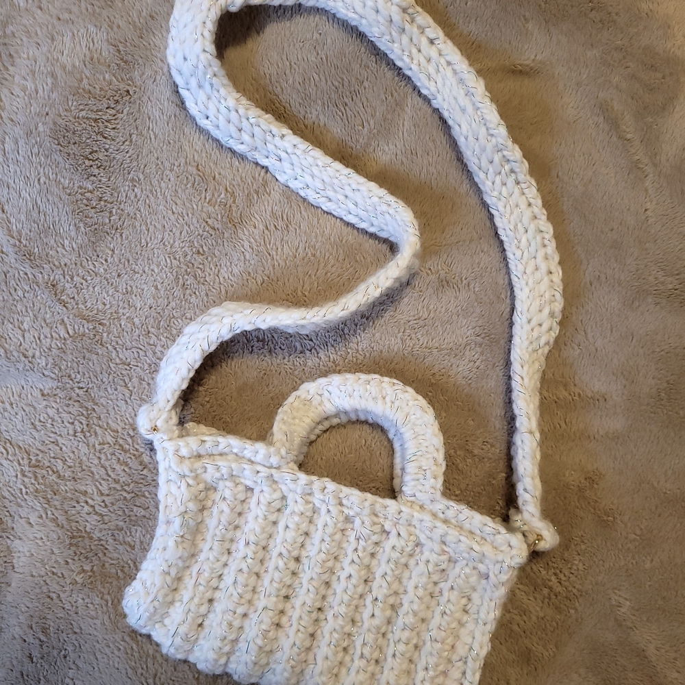 Textured Knit Crossbody Bag in Cream